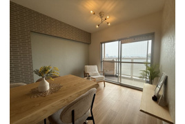 守山アーバンライフ　天然木フルリノベーションの外観