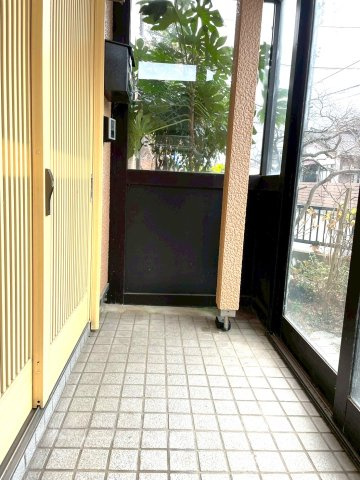嬉しい玄関ポーチ付き♪