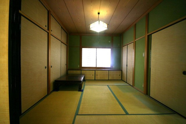 玄関左奥和室