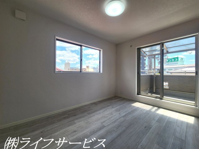 3階東側洋室6帖/陽当り良好！クローゼット有！