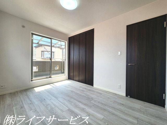 3階東側洋室6帖/陽当り良好！クローゼット有！