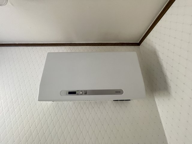 太陽光パネルで発電した電力を家庭で使えるように変換する「パワーコンディショナー」
