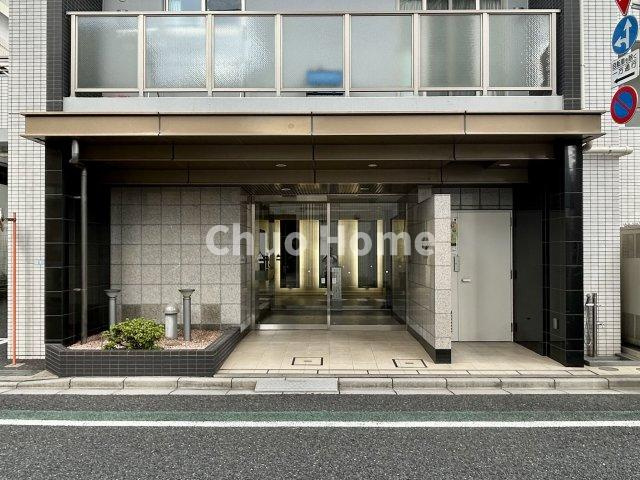 【エントランス】マンションのエントランスは、その物件の印象を決める、顔とも言える場所です。毎日通る場所ですからきれいなのが一番です。