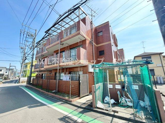 ご見学の際にはご自宅はもちろん、駅やご指定頂いた場所まで無料でお迎えに伺います。