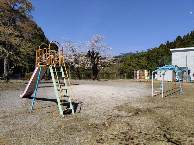 目の前に公園