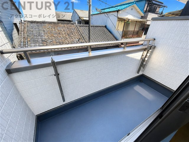 陽当たりの良いバルコニーは、洗濯物がよく乾き毎日の家事も快適。心地よい風と開放感を感じながら、ゆとりある暮らしを楽しめる住まいです。
