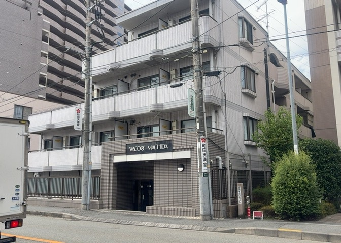 眺望の良さを楽しめるダイニングキッチンで家族団らんの時間を過ごしてはいかがでしょうか。バルコニーから見える景色を家族で眺める時間は、時間が経つのを忘れてしまいそうですね。是非、現地を見に行きましょう！