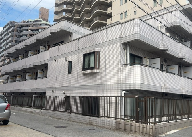 ＳＲＣ造は強度や耐震性の面でもRC造と比べて優れています。そのため、10階建以上の高層または超高層マンションなどの建築にも多く採用されています。柱や梁などのサイズが小さくても高い耐震性を確保できます。