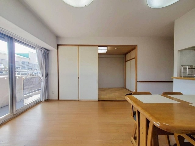 家族が集うLDKは隣の和室を開放すればさらに広々空間に♪