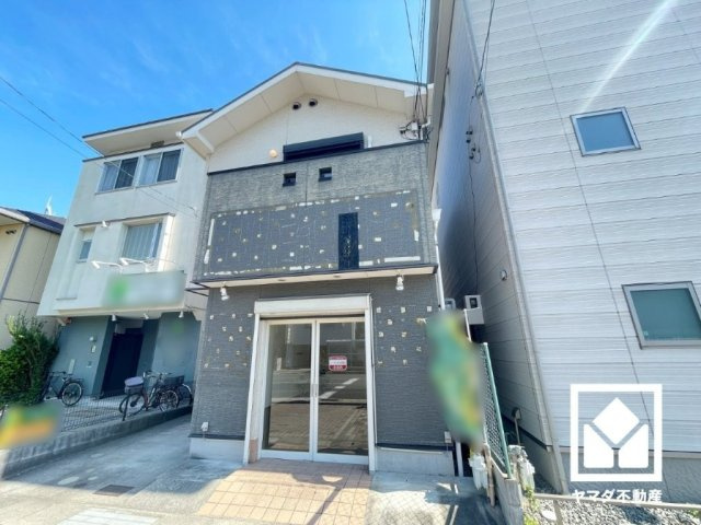 3路線利用可能で、毎日の通勤・通学だけでなく、休日のお出かけまで利便性に優れています。