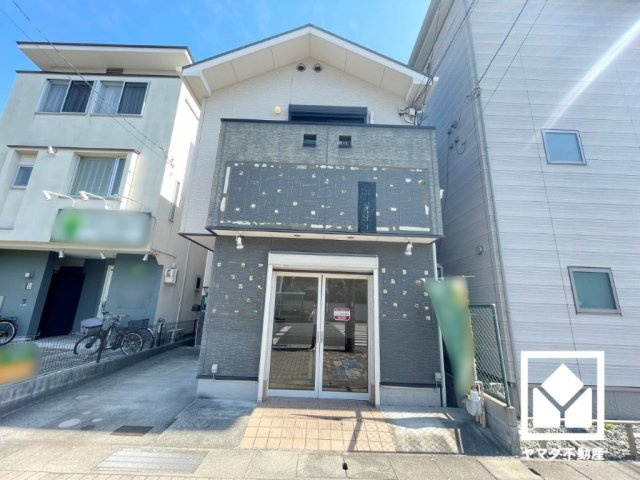 「スーパーマルハチさくら夙川店」まで徒歩4分、「ココカラファイン西田店」まで徒歩4分、「ローソン西宮千歳町店」まで徒歩4分など、お買い物施設が徒歩5分圏内に複数あり便利な住環境です。