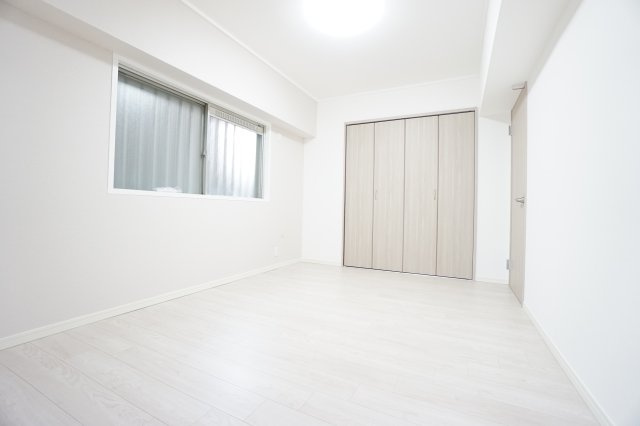 約6帖の中部屋♪角住戸のためエアコン設置可能♪