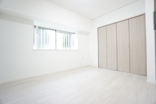 約6帖の洋室♪全居室エアコン設置可能でどのお部屋も寝室として利用できます♪