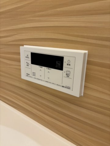 自動湯はり、追いだき機能付き♪リビングと浴室の2箇所で操作可能です♪