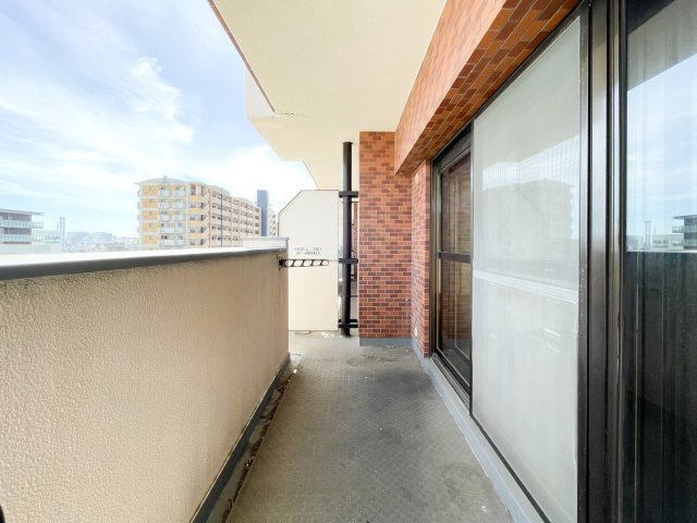 日当たりも良く、風通しの良いとバルコニーとなっております。