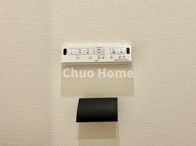 【ウォシュレット】清潔に使いたいお手洗いには最適な設備です。もちろんウォームレットも標準装備です。