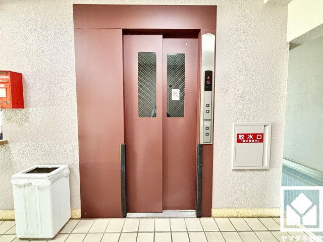 スムーズな移動を叶えるエレベーター。毎日の生活にゆとりをもたらす、快適な暮らしの動線をサポートします。