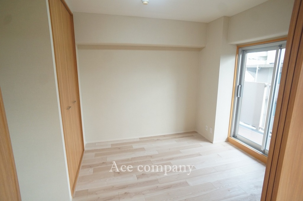 【洋室6帖】南側のバルコニーに面したお部屋です☆