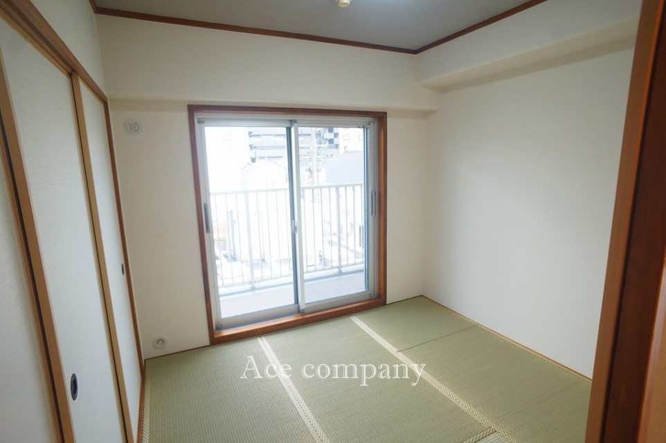 【和室4.5帖】東側のバルコニーに面したお部屋です☆