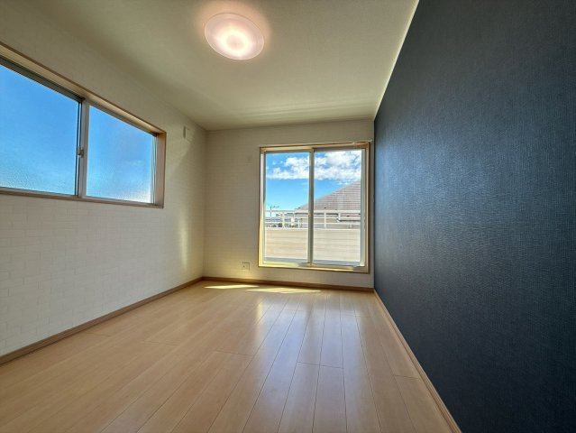 不動産のことは難しく感じることも多いもの。だからこそ、わかりやすく丁寧にご説明し、安心して進めていただけるようサポートいたします。