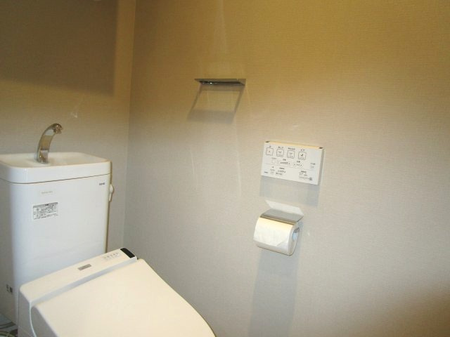 シャワートイレ暖房便座