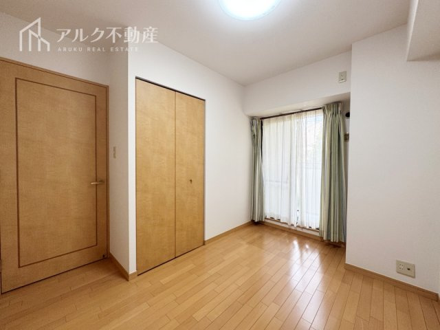 北東側洋室約5.1帖