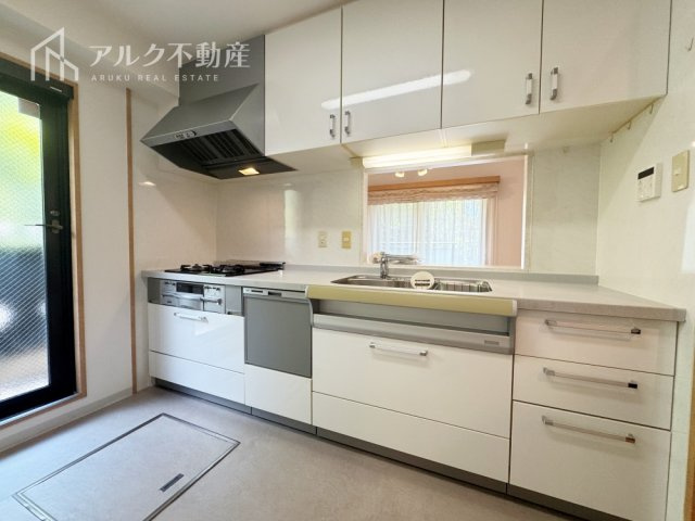 広々としたシステムキッチン！