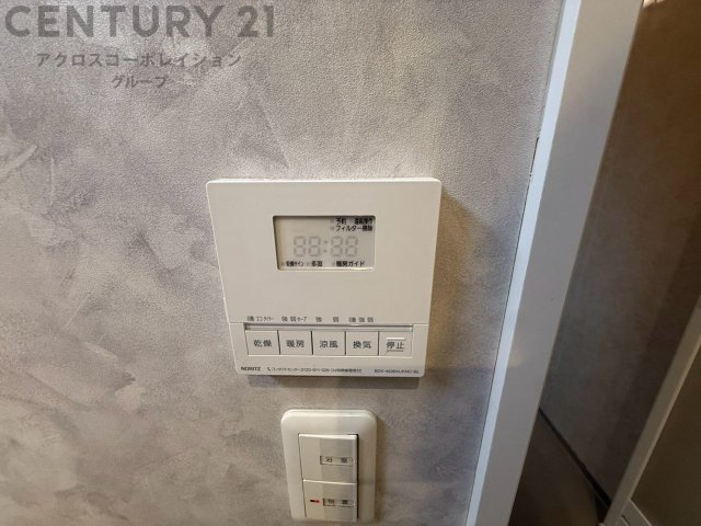 暖房機能があるため、冬場でも温かい浴室で入浴でき、乾燥機能があるため、水気を素早く取り除けます。また、換気機能があるため、湿気を素早く排出してカビや雑菌の発生を防ぐことができます。　