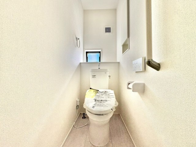 清潔感とうれしい機能性を兼ね備えた、使いやすいシャワートイレ