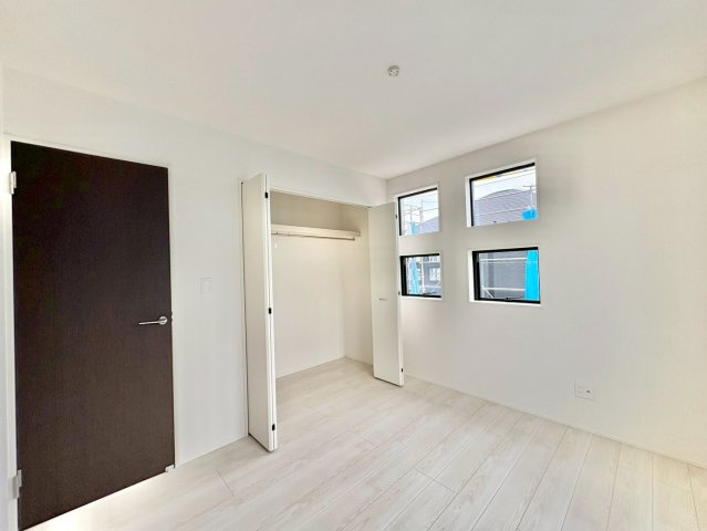 洋室5.2帖・収納付きで、お部屋がすっきり片付きます。