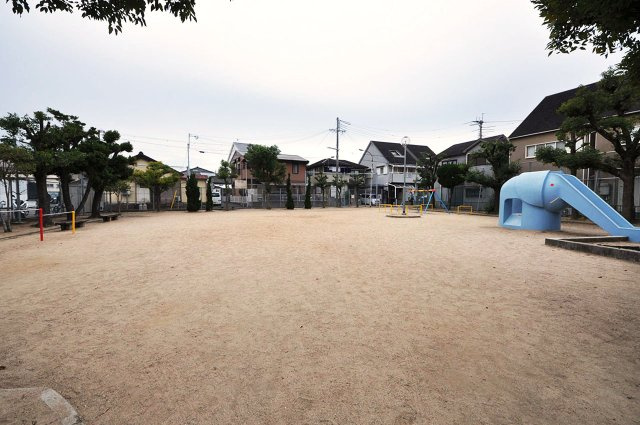 隣接公園（下野町ゾウ公園）