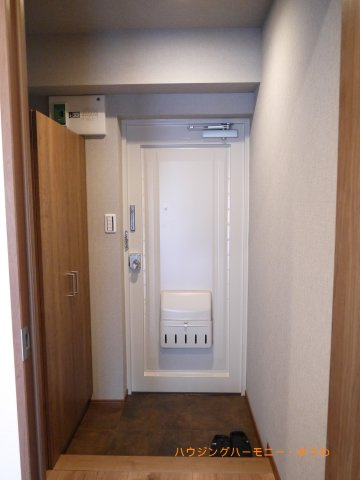 【リーフハイツ徳栄の玄関】