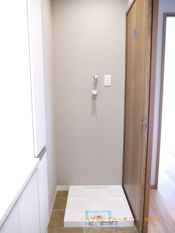 【リーフハイツ徳栄のランドリースペース】