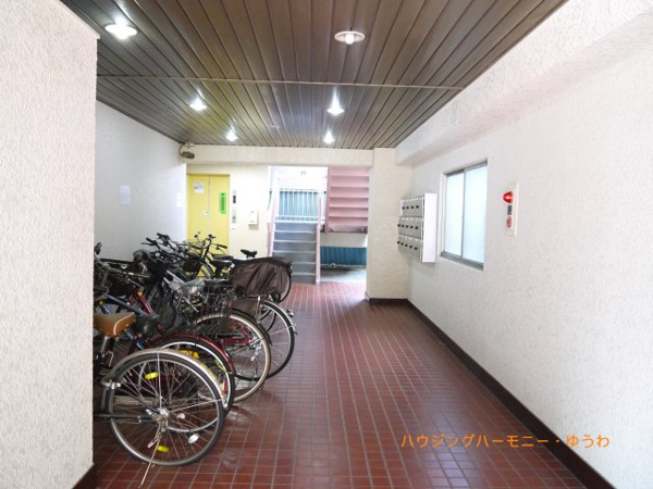 【リーフハイツ徳栄の駐輪場】