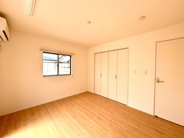 洋室7帖・WIC付き！
