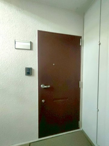 明るい玄関です