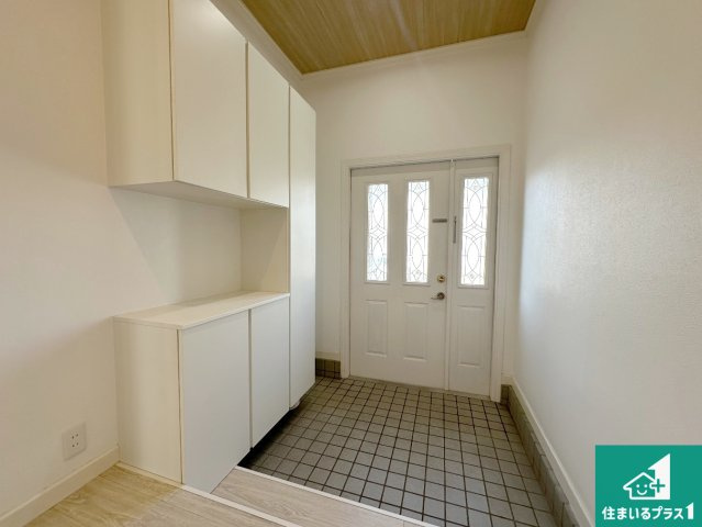 シューズボックスにはたくさんの靴が収納できるので玄関周りはいつもスッキリ！ご家族が増えても安心！