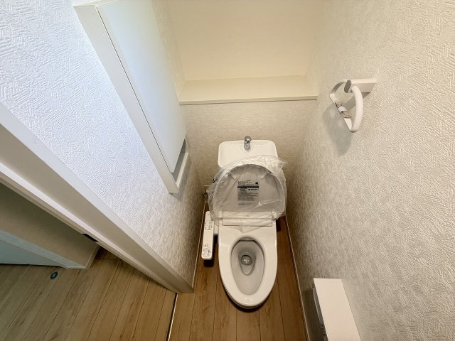 忙しい朝に、心のゆとりを。1階、2階、2ヶ所に設置されたトイレが、スムーズな一日のスタートを約束します。