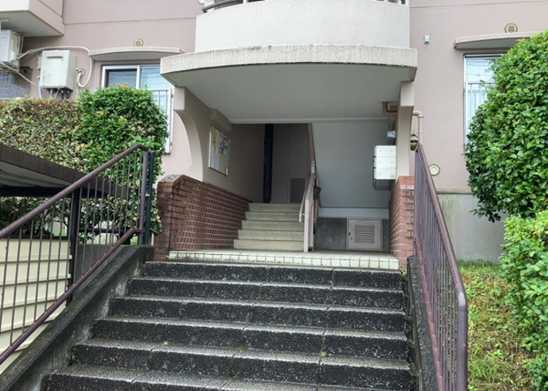 【パークサイド南大沢のエントランス】