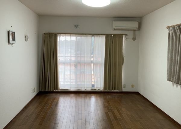 【パークサイド南大沢の居間】