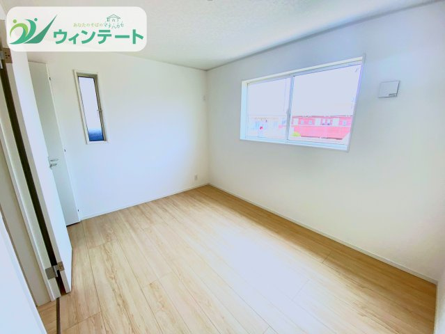 2階の各洋室は明るく通風も良好。寝室・子ども部屋・書斎など、ライフスタイルに合わせて多目的に使えます。