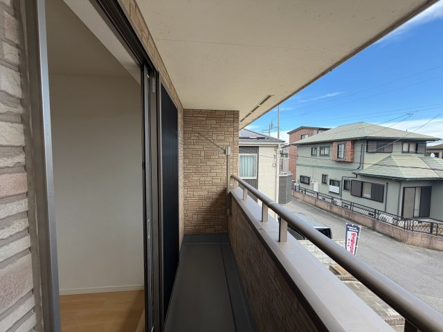 南東向きバルコニーで陽当り良好