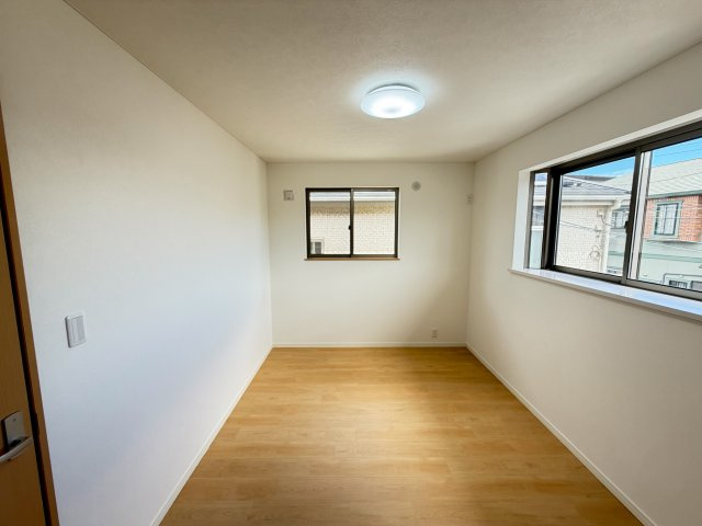 洋室6帖・収納付きで、お部屋がすっきり片付きます。