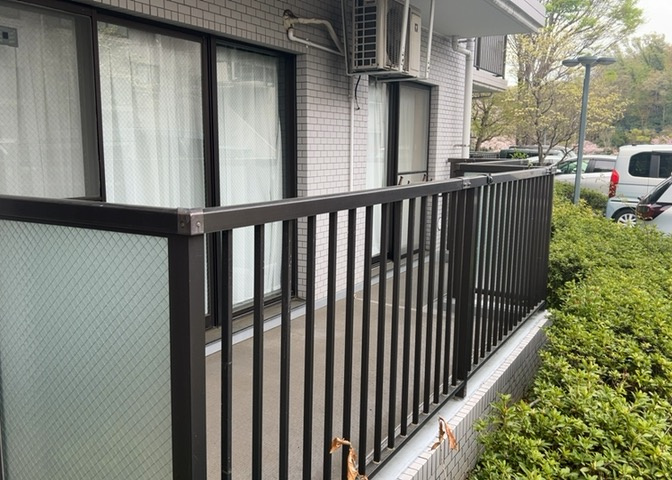 物件によっては、入居者が個人的に使用できる専用庭がついているものもあります。また、住宅の中にある土間の部分を庭と呼ぶこともあります。庭の用途は住む人によって変わり、それによってデザインもさまざまです。
