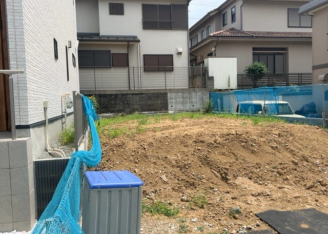 木造住宅とは土台、壁、柱など建築物の強度を支える構造体の材に木が使用されている構造を指します。構造体は建物の自重を支えるだけではなく風圧や水圧、積裁荷重などあらゆる衝撃に耐えるための基礎です。