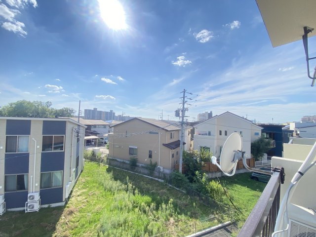 3階部分角部屋のため、陽当たり風通し共に良好で過ごしやすそうです♪