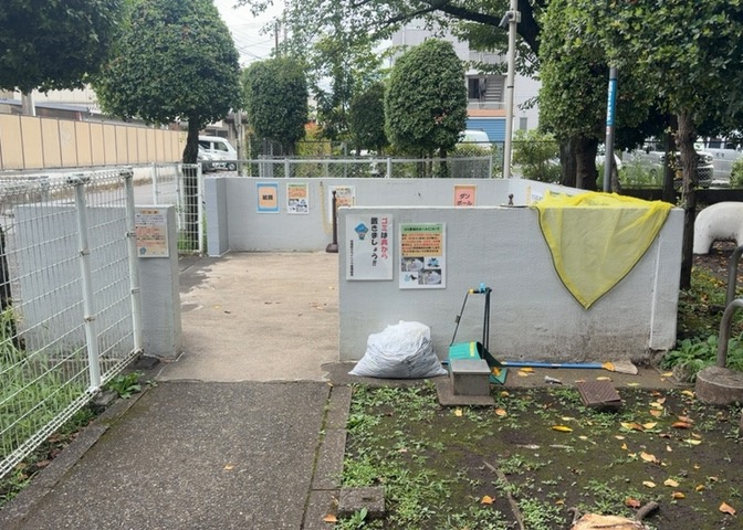 共有部分は、住民なら誰もが使える設備のこと。例えば駐車場やエレベーター、インターネット設備、セキュリティ設備などがあります。他にも、マンションの廊下・外部階段やエントランス・ゴミ置き場などがあります。