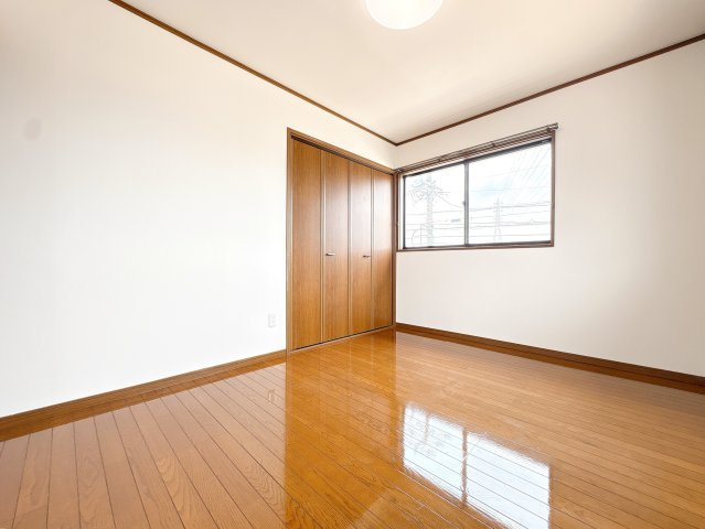 2Ｆ北側洋室になります♪
