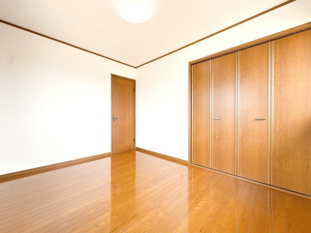 2Ｆ北側洋室の別角度になります♪