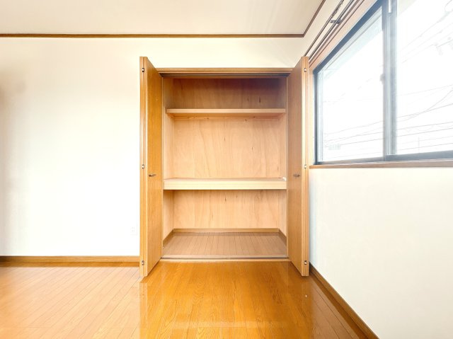 2Ｆ北側洋室の収納になります♪